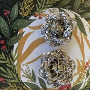 (N47) Vintage Elegant Silver Flower Clip-on Earrings With 3 Stones Marked Hobe